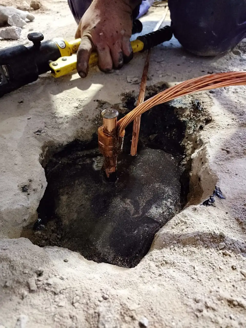 Montaje electromecánico y puesta a tierra en planta industrial